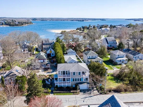273 Circuit Ave, Bourne, MA 02532