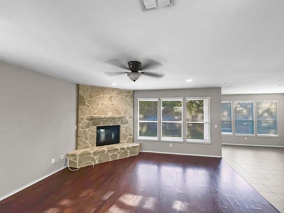 4th image of 27410 Valle Verde