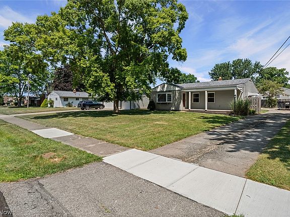 3rd image of 23080 Mildred Ave