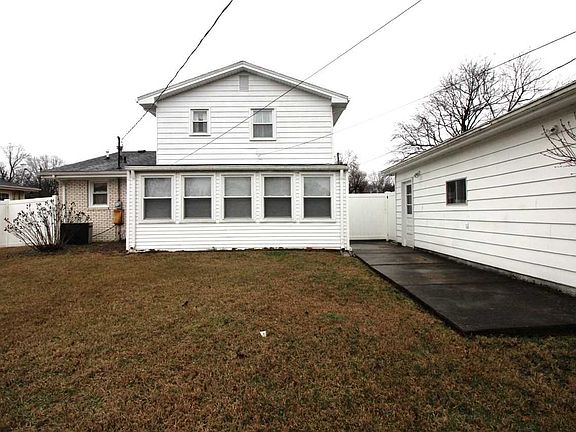 5th image of 102 N Fairlawn Ave