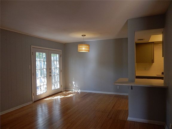 5th image of 1128 Hollow Creek Dr APT 2