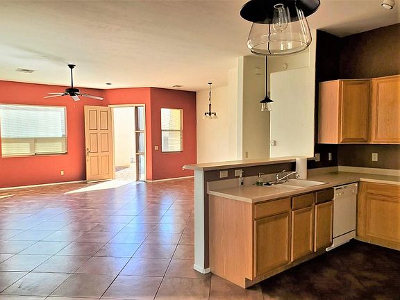 3rd image of 331 E Calle Garbillo