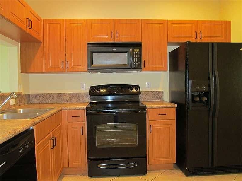 2nd image of 8215 SW 27th St #103