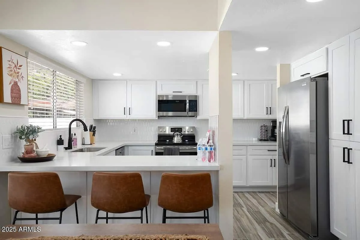 3 bed, 1465 sqft, $3,999 — Photo 4