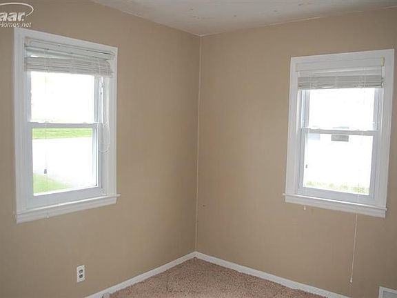5th image of 1108 W Scottwood Ave