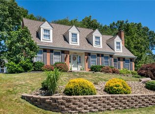 10086 Oakridge Dr, Wexford, PA 15090
