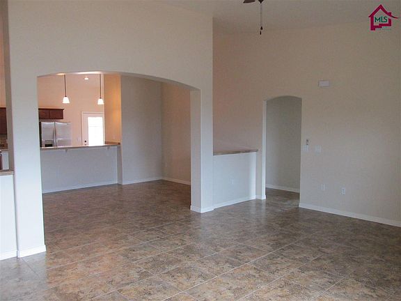 4th image of 5110 Desert Park Ave