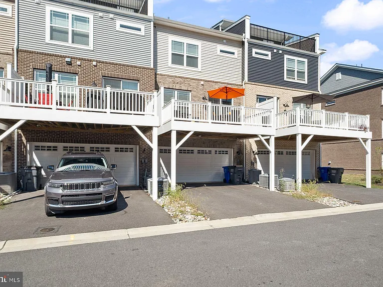 6960 Farragut Dr — Photo 25