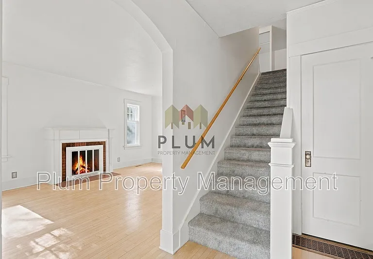 541 E Beckwith Ave — Photo 5