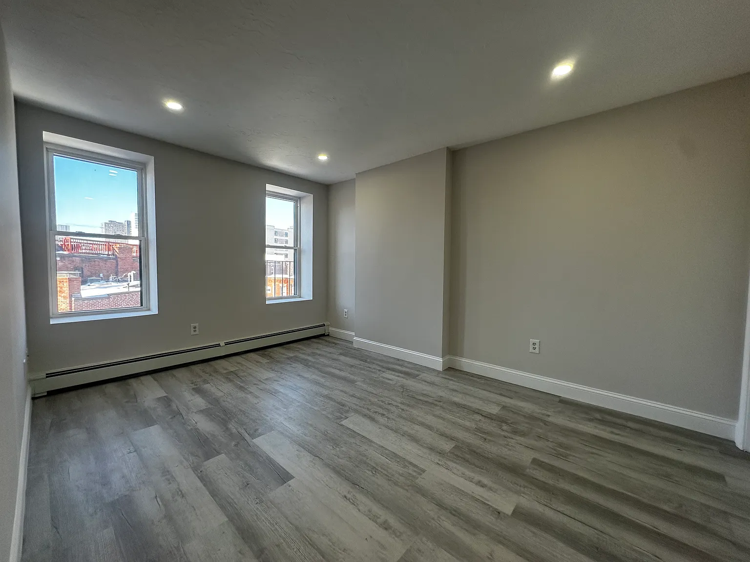 3 bed, 9999 sqft, $3,900 — Photo 3