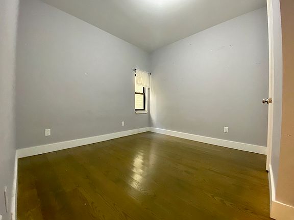 3rd image of 484 Harman St #F2