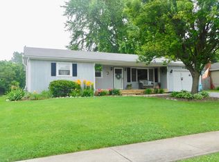 313 Stonegate Rd, New Lenox, IL 60451