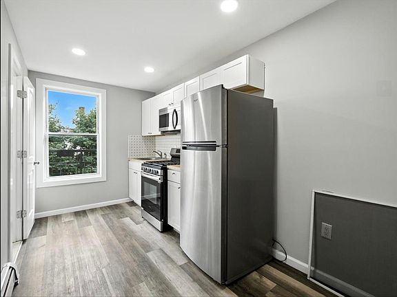 3rd image of 23 Westervelt Pl