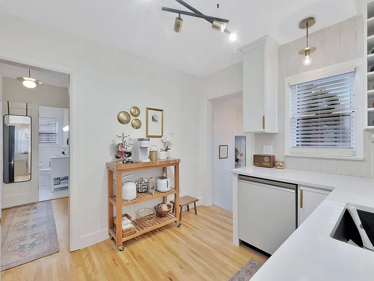 427 N Battin Ave — Photo 25
