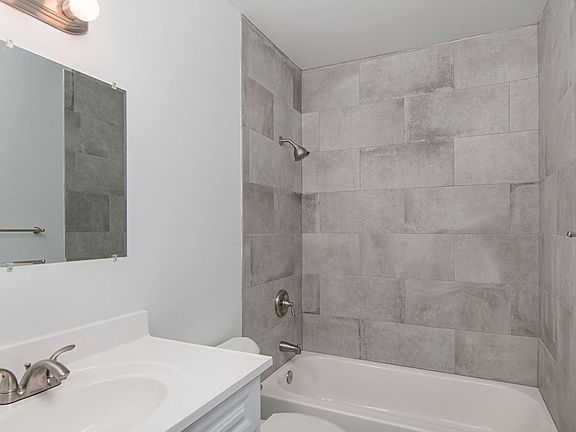5th image of 1336 Iris Ave APT B
