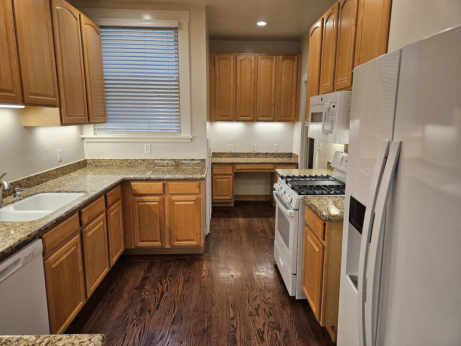 Franklin Street Apartments — Photo 4