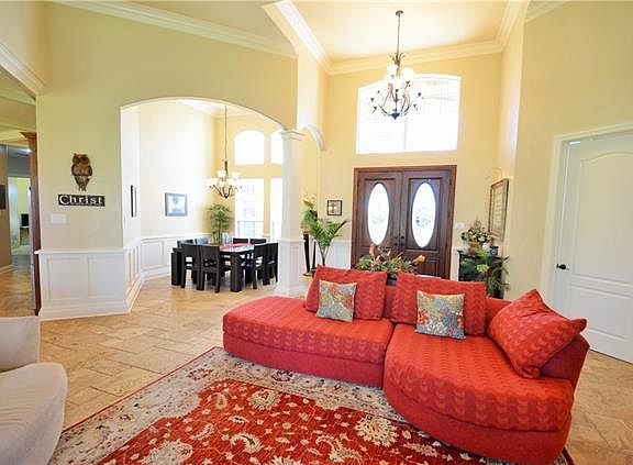 3rd image of 3033 Greenwood Cir