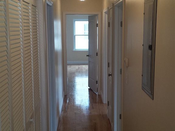 4th image of 115 Wales Ave