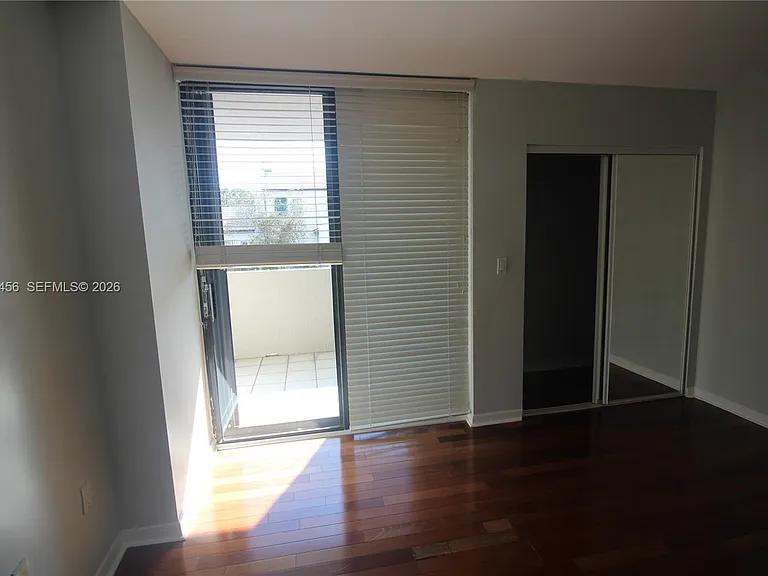 441 Valencia Ave #202 — Photo 6