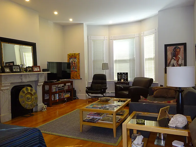 17 Centre St #1 — Photo 3