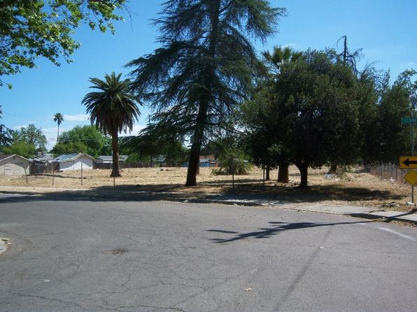 2203 E Harvey Ave, Fresno, CA 93701
