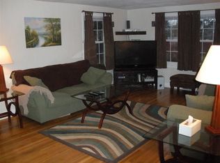 385 Valley Rd, Niskayuna, NY 12309