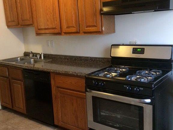 3rd image of 10512 Lothian Cir