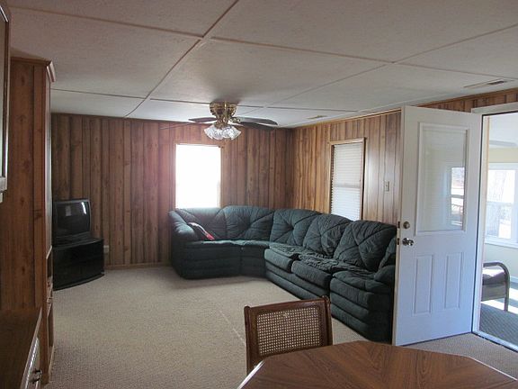 5th image of 28 Lazy Acres Dr