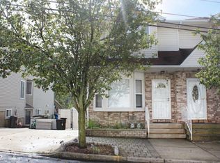 18 Seguine Loop, Staten Island, NY 10309