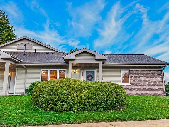 2nd image of 270 Meadow Ln