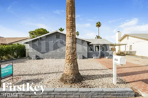 3734 W Sierra St Photo 1