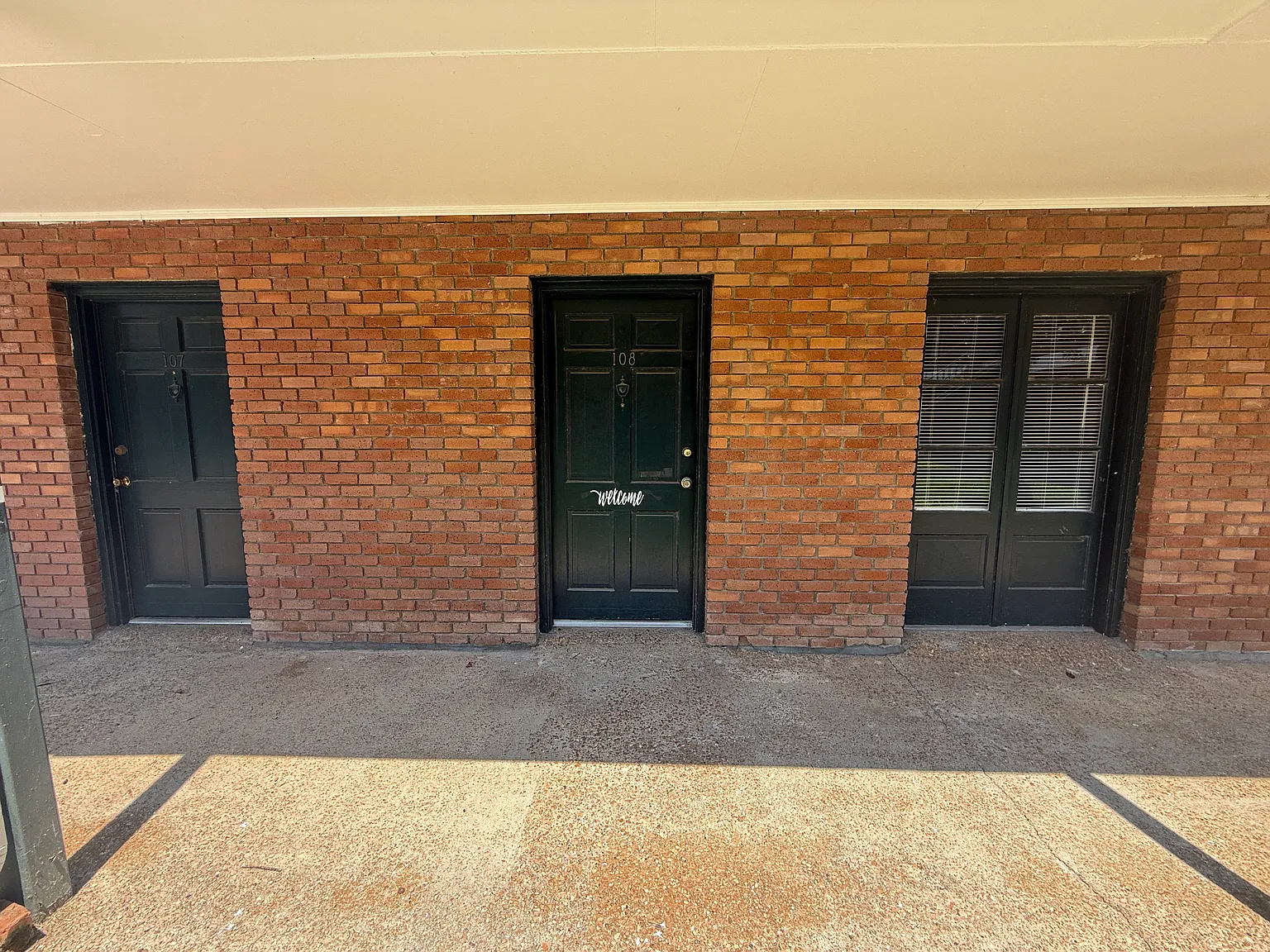 2 bed, 1.5 bath, 800 sqft, $850 — Photo 2