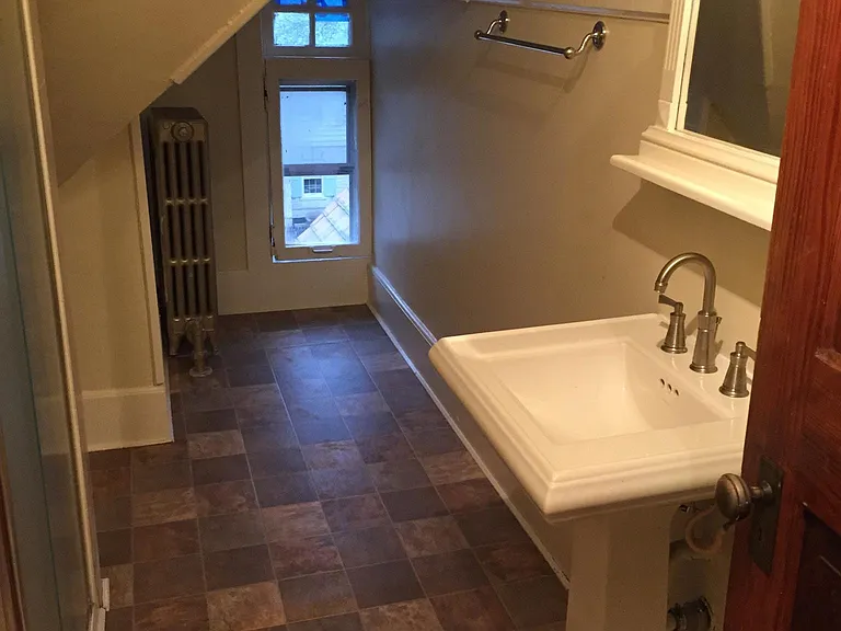 2824 E Newberry Blvd #3 — Photo 6