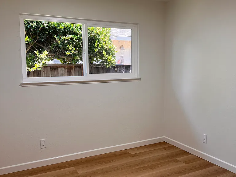 2085 Kim Louise Dr — Photo 11