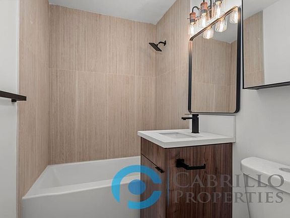 4th image of 4669 34th St Unit 5