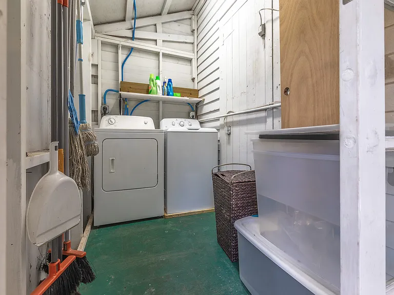 520 Petronia St — Photo 15