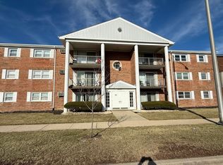 4420 W 111th St APT 104, Oak Lawn, IL 60453