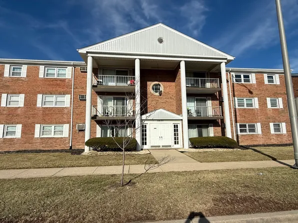 4420 W 111th St APT 104, Oak Lawn, IL 60453