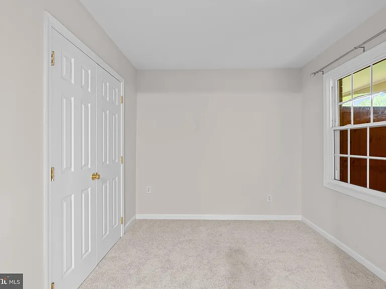 8110 Colony Point Rd #H — Photo 16