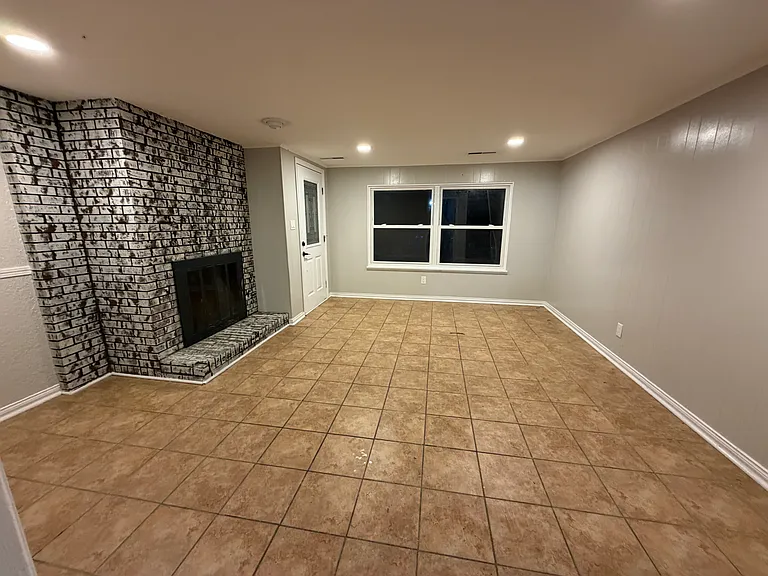 3227 Pickle Rd — Photo 5