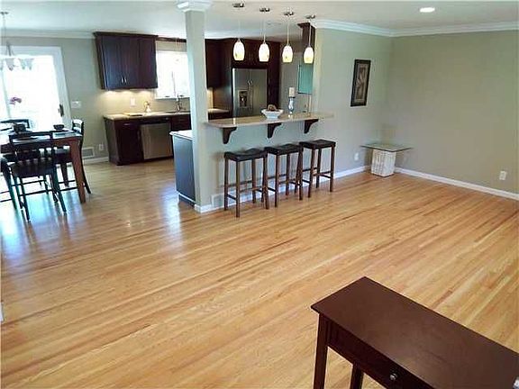 5th image of 37 Harper Dr