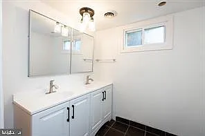 2424 E Parris Dr — Photo 18
