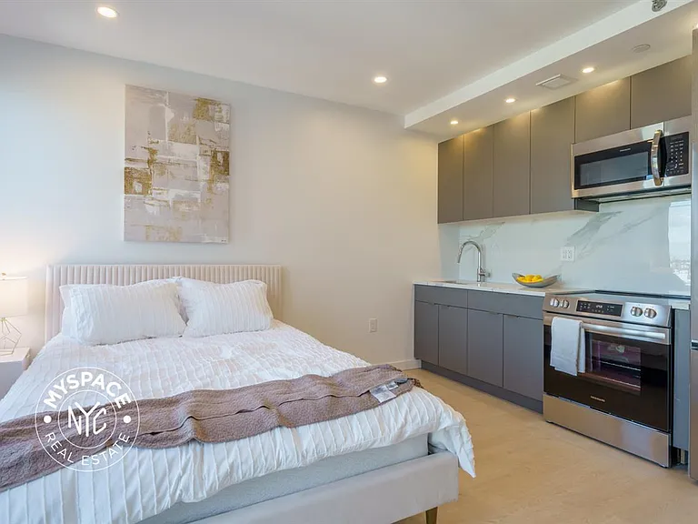 1499 Bedford Ave #6T — Photo 3