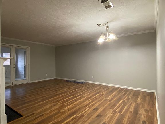 4th image of 717 Beaufort Cir #717