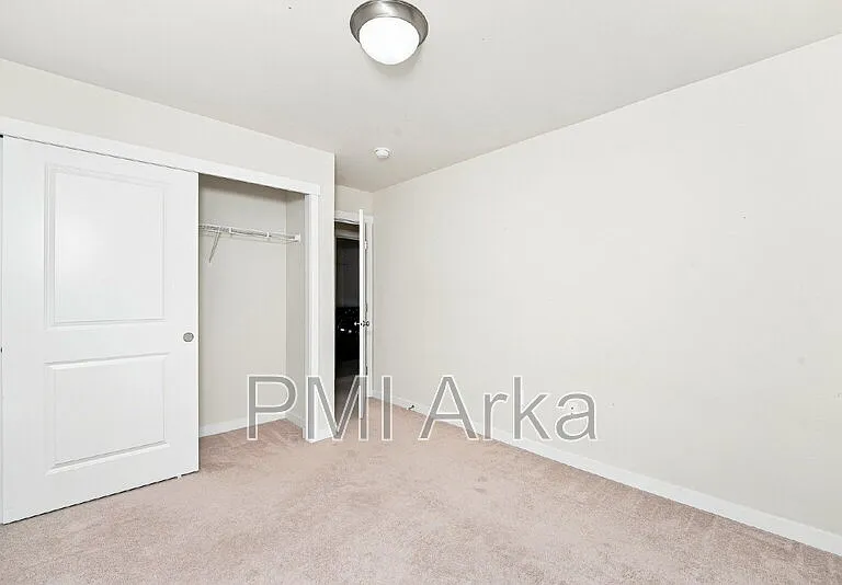 633 Ilwaco Pl NE — Photo 9