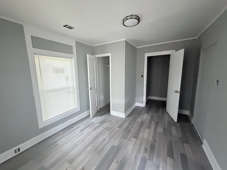 1585 Humber St — Photo 18