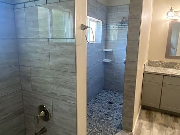 4th image of 1603 E Linden St #10504515