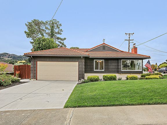 2nd image of 2938 Sheldon Dr