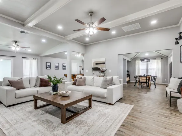 1044 Magnolia Dr, Carrollton, TX 75007