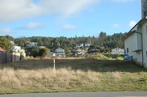 View1 of lot from street